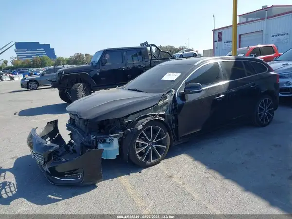 YV140MEK6H1360215 2017 VOLVO V60 - Image 2