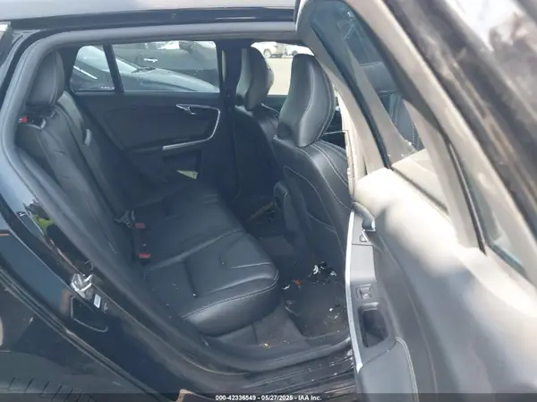 YV140MEK6H1360215 2017 VOLVO V60 - Image 8