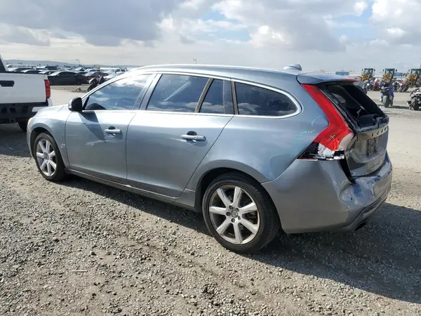 YV140MEK6H1367360 2017 VOLVO V60 - Image 2