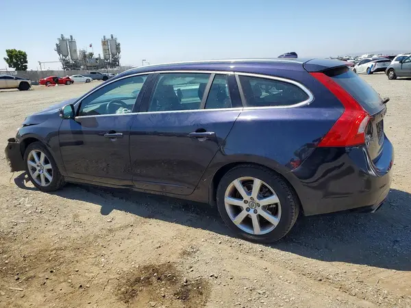 YV140MEK6H1368105 2017 VOLVO V60 - Image 2