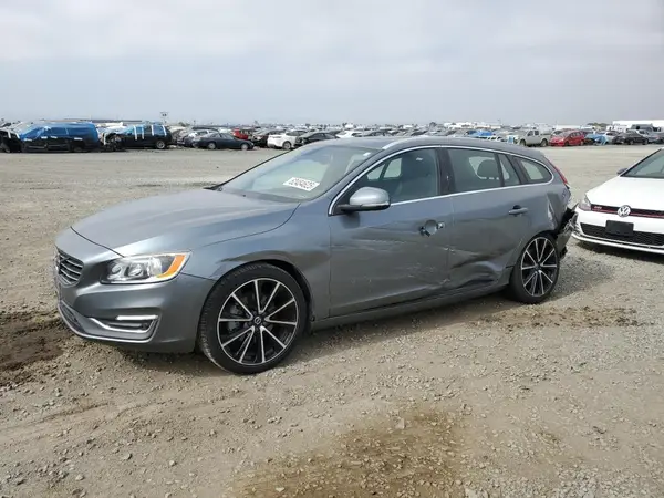 YV140MEK6H1369464 2017 VOLVO V60 - Image 1