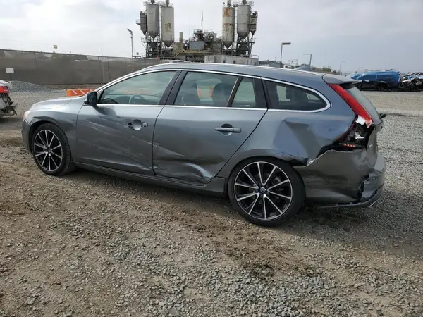 YV140MEK6H1369464 2017 VOLVO V60 - Image 2