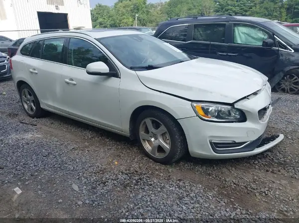 YV140MEK7G1288617 2016 VOLVO V60 - Image 1