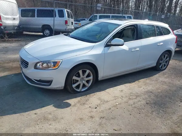 YV140MEK7G1301754 2016 VOLVO V60 - Image 2