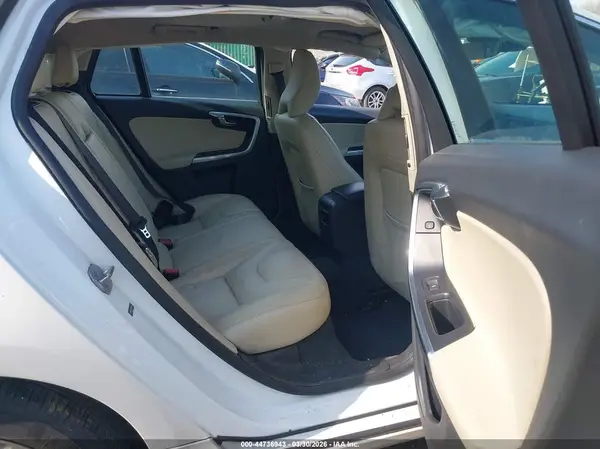 YV140MEK7G1301754 2016 VOLVO V60 - Image 8