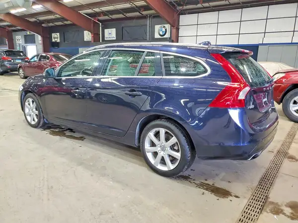 YV140MEK7G1314343 2016 VOLVO V60 - Image 2