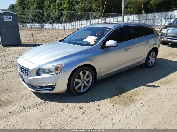 YV140MEK7H1369814 2017 VOLVO V60 - Image 2