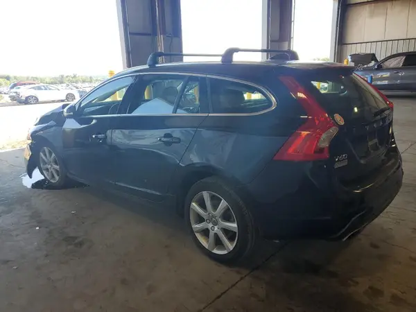 YV140MEK7H1371613 2017 VOLVO V60 - Image 2