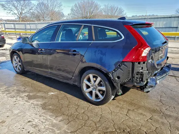 YV140MEK7H1372969 2017 VOLVO V60 - Image 2