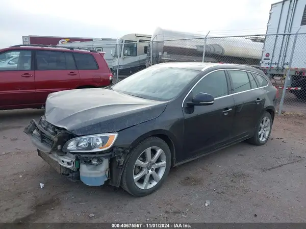 YV140MEK9G1298095 2016 VOLVO V60 - Image 2