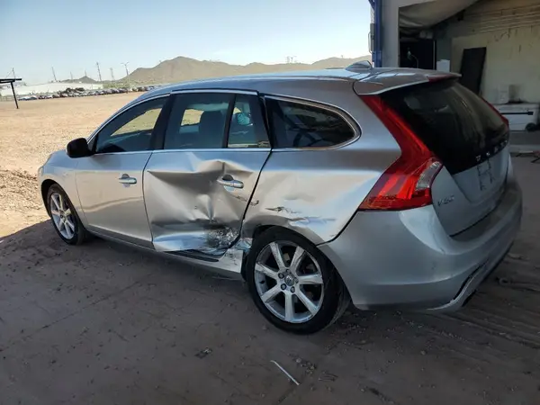 YV140MEK9G1300749 2016 VOLVO V60 - Image 2