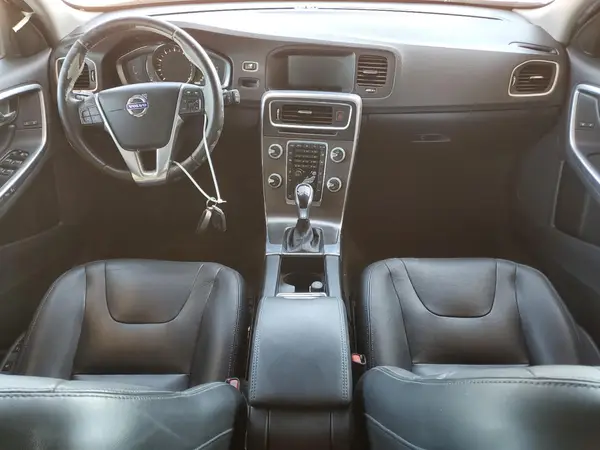 YV140MEK9G1300749 2016 VOLVO V60 - Image 8