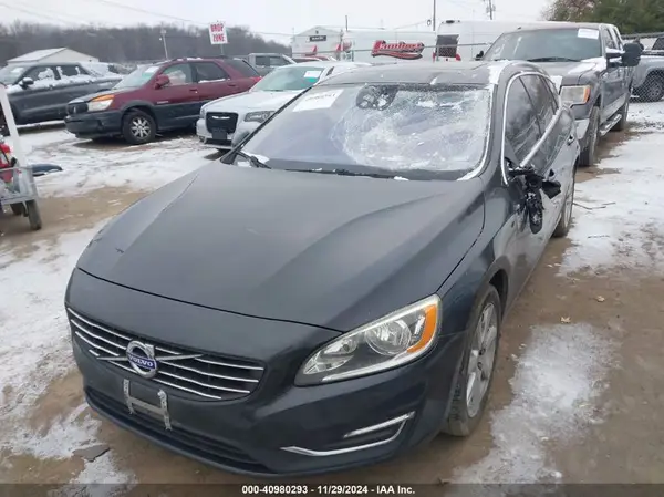 YV140MEK9G1301156 2016 VOLVO V60 - Image 2