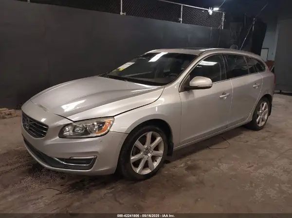 YV140MEK9G1319298 2016 VOLVO V60 - Image 2
