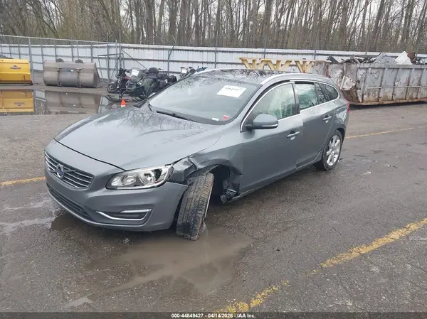 YV140MEK9G1319477 2016 VOLVO V60 - Image 2