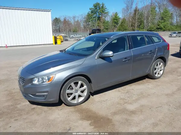 YV140MEK9H1336569 2017 VOLVO V60 - Image 2