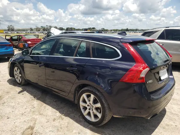 YV140MEK9H1350990 2017 VOLVO V60 - Image 2