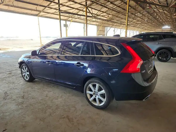 YV140MEK9H1368616 2017 VOLVO V60 - Image 2