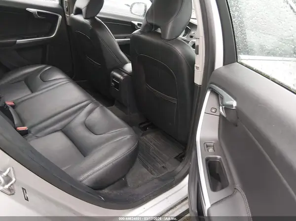 YV140MEKXG1290426 2016 VOLVO V60 - Image 8