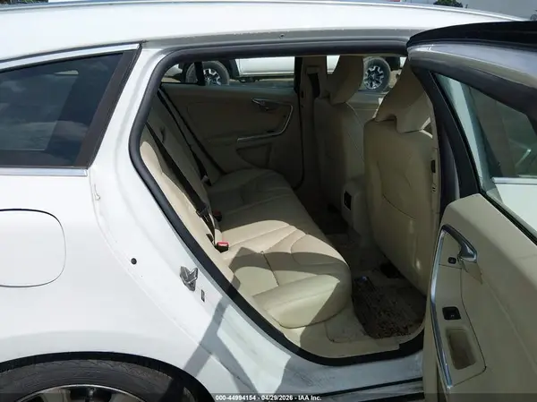 YV140MEKXG1293052 2016 VOLVO V60 - Image 8