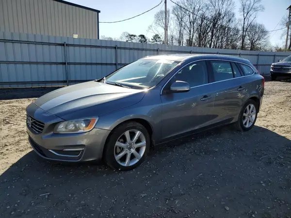 YV140MEKXH1350481 2017 VOLVO V60 - Image 1