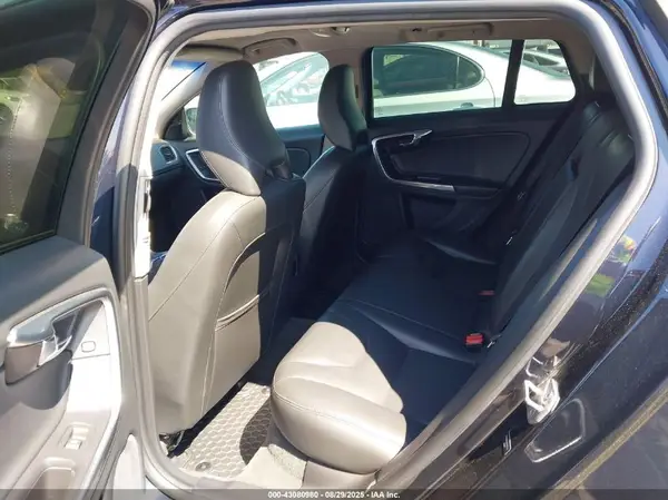 YV140MEKXH1367247 2017 VOLVO V60 - Image 8