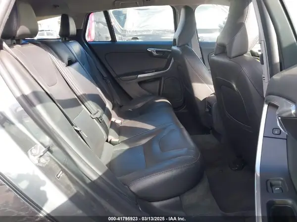 YV140MEKXH1367717 2017 VOLVO V60 - Image 8