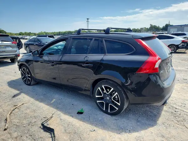 YV140MEL0J2379304 2018 VOLVO V60 - Image 2