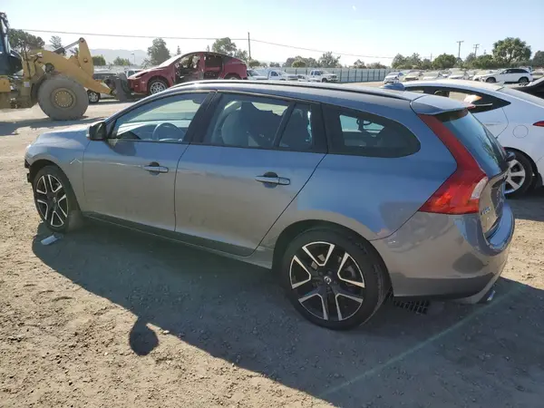 YV140MEL0J2388407 2018 VOLVO V60 - Image 2