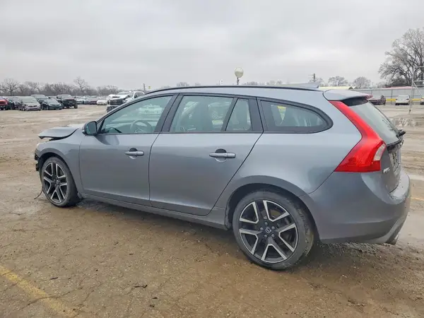 YV140MEL1J2391378 2018 VOLVO V60 - Image 2
