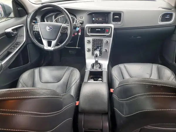 YV140MEL1J2391378 2018 VOLVO V60 - Image 8