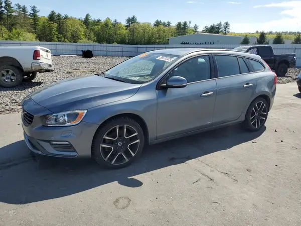 YV140MEL2J2379191 2018 VOLVO V60 - Image 1