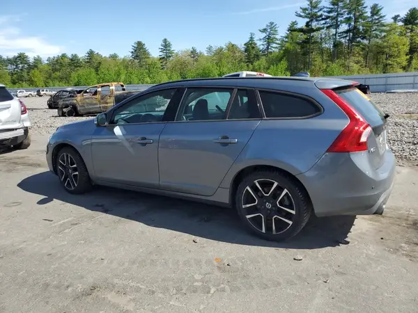 YV140MEL2J2379191 2018 VOLVO V60 - Image 2