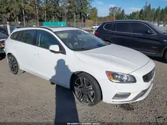YV140MEL2J2392328 2018 VOLVO V60