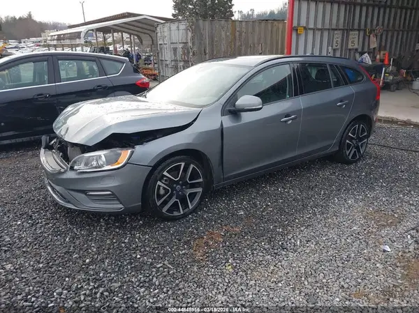 YV140MEL3J2379085 2018 VOLVO V60 - Image 2