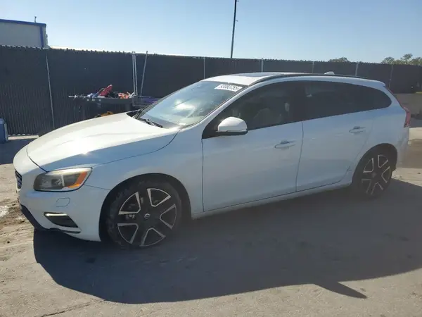 YV140MEL4J2378477 2018 VOLVO V60 - Image 1