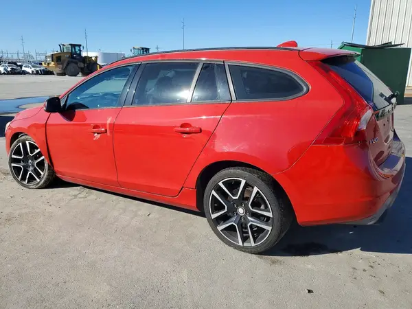 YV140MEL4J2390029 2018 VOLVO V60 - Image 2