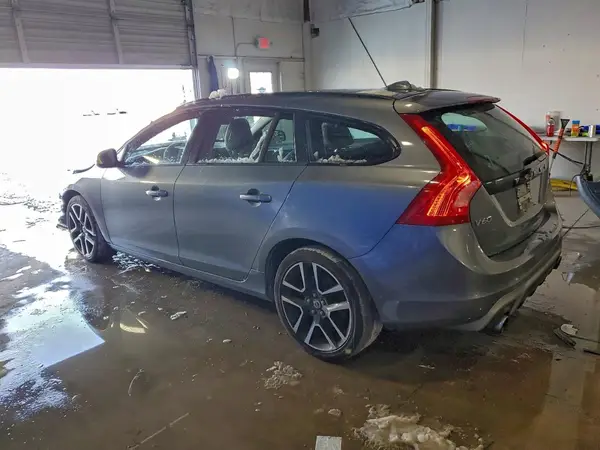 YV140MEL6J2383681 2018 VOLVO V60 - Image 2