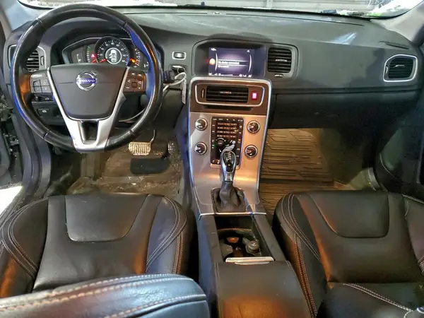 YV140MEL6J2383681 2018 VOLVO V60 - Image 8