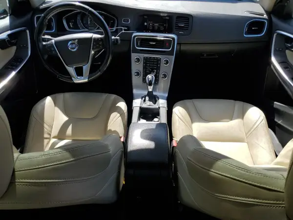 YV140MEL7J2390381 2018 VOLVO V60 - Image 8