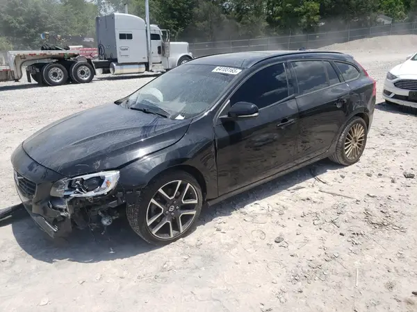 YV140MEL8J2385402 2018 VOLVO V60