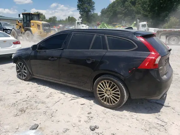YV140MEL8J2385402 2018 VOLVO V60 - Image 2