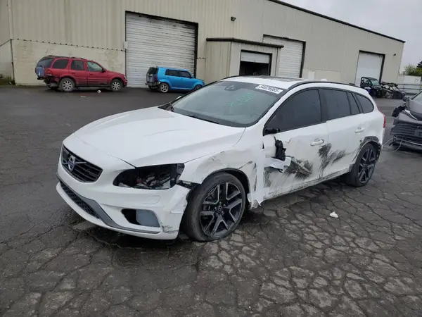 YV140MEL8J2404871 2018 VOLVO V60 - Image 1
