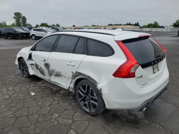 YV140MEL8J2404871 2018 VOLVO V60 - Image 2
