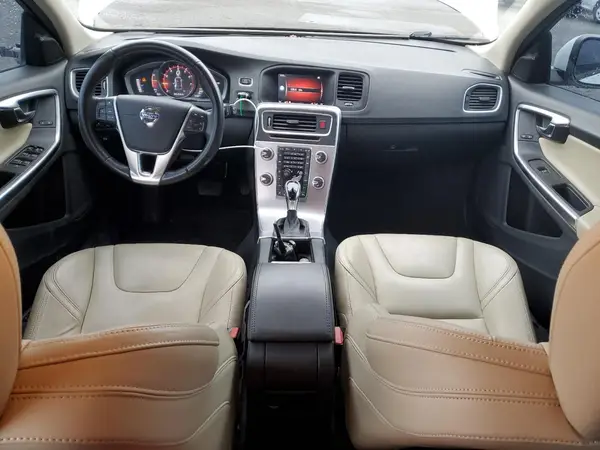 YV140MEL8J2404871 2018 VOLVO V60 - Image 8