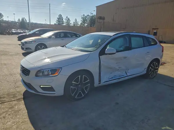 YV140MEL8J2405051 2018 VOLVO V60 - Image 1