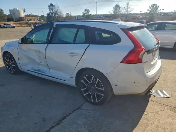 YV140MEL8J2405051 2018 VOLVO V60 - Image 2