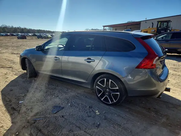 YV140MEL9J2382525 2018 VOLVO V60 - Image 2
