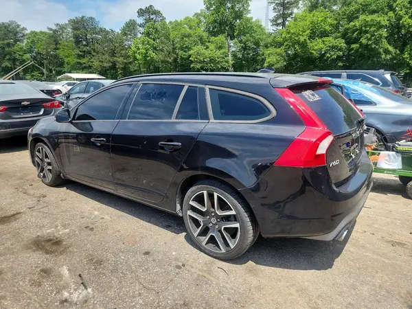 YV140MELXJ2389290 2018 VOLVO V60 - Image 2