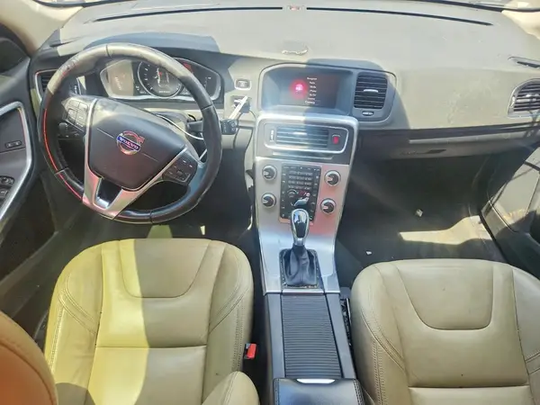 YV140MELXJ2389290 2018 VOLVO V60 - Image 8